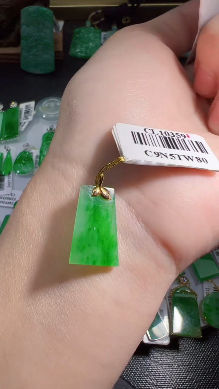 【闪购商品】翡翠挂件18K金镶嵌我