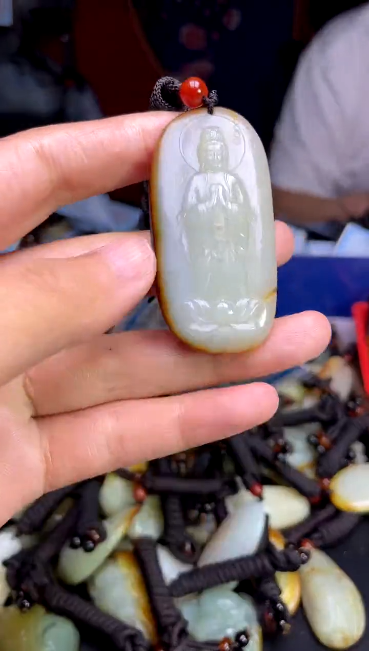 和田玉未镶嵌颈饰1