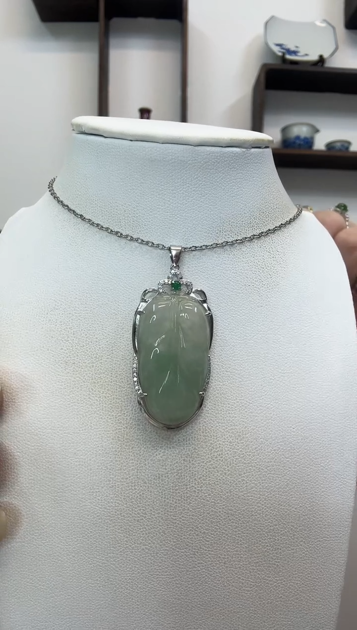 吊坠(赠链)银S925镶嵌翡翠叶子