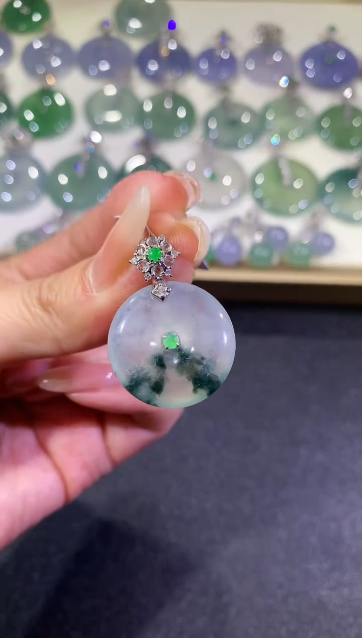 【闪购商品】翡翠吊坠(不含链)18K金镶嵌37无鉴赏