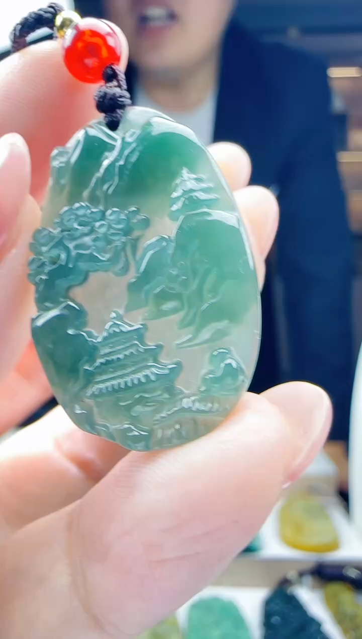 颈饰未镶嵌翡翠多样性发其一  山水