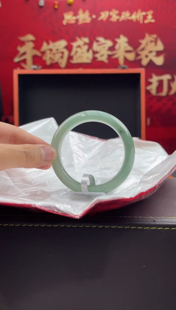 【闪购商品】翡翠手镯未镶嵌6翡翠手镯