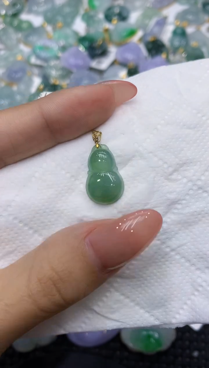 颈饰18K金镶嵌翡翠111111111111