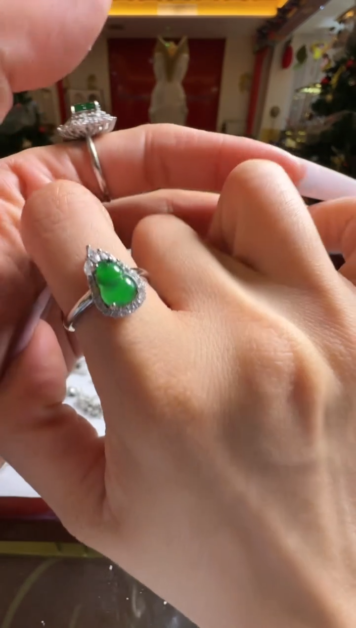 【闪购商品】翡翠吊坠(不含链)未镶嵌翡翠