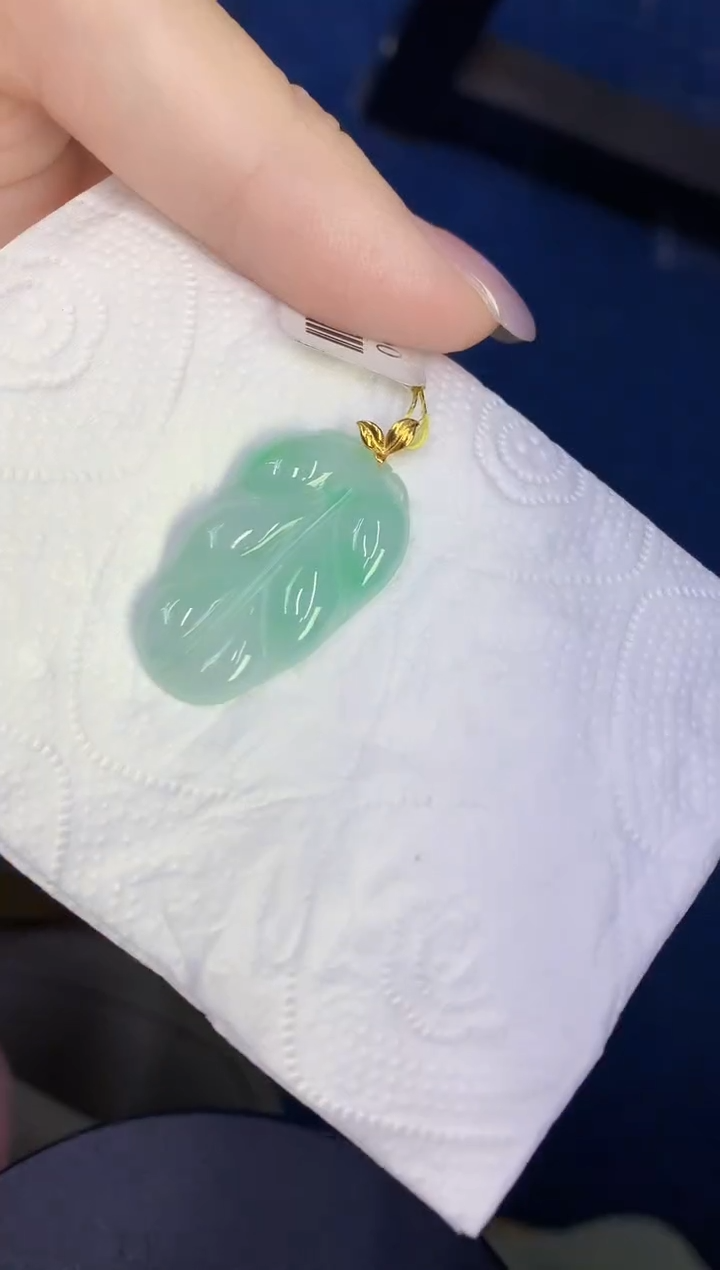 颈饰18K金镶嵌翡翠缅甸天然翡翠A货