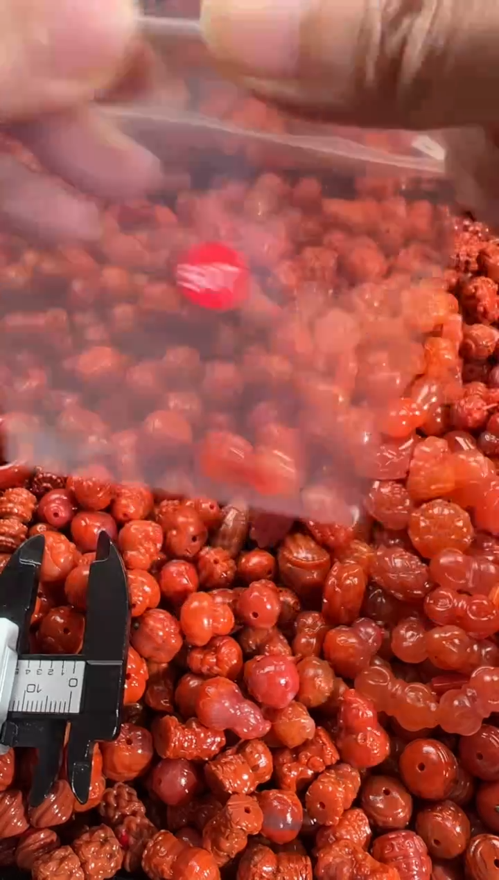 颈饰未镶嵌南红玛瑙1