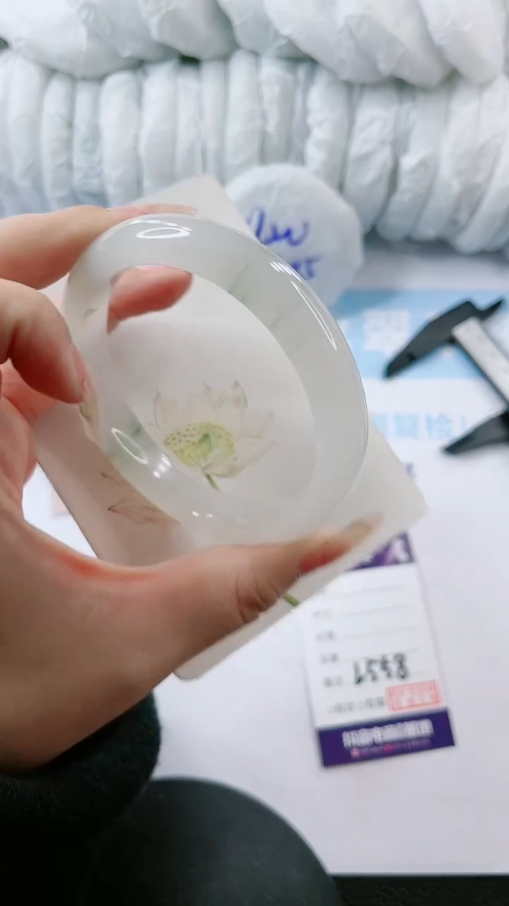 【闪购商品】石英质玉手镯未镶嵌多样性发货L55