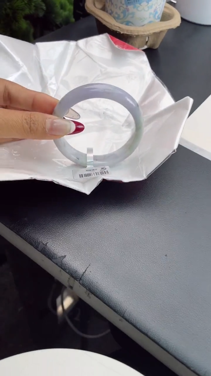 【闪购商品】翡翠手镯未镶嵌20翡翠手镯（微瑕）