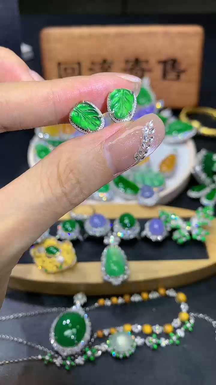【闪购商品】翡翠耳饰18K金镶嵌团购