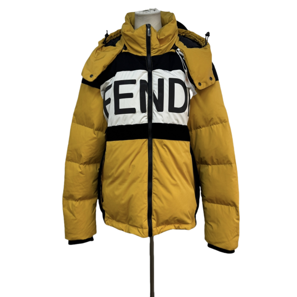 妃鱼/芬迪/尼龙/外套/95新/M一三零