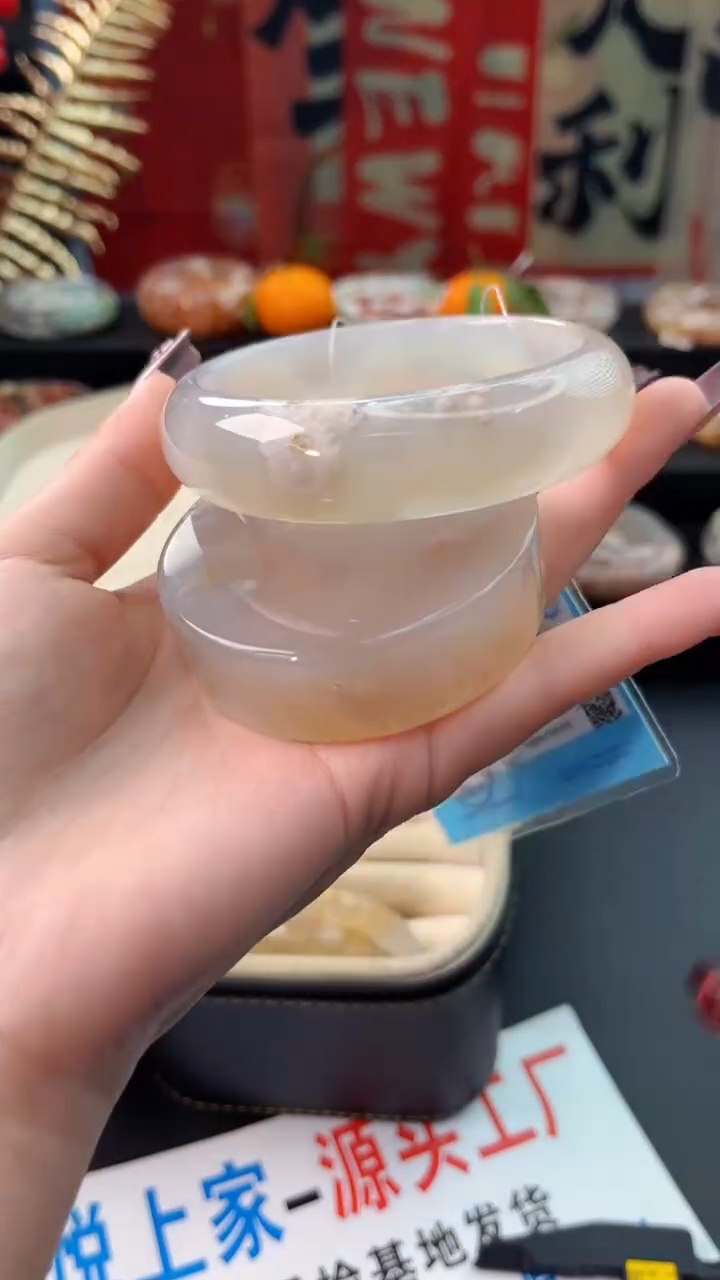 【闪购商品】石英质玉手镯未镶嵌赠送镯心（62圈口）