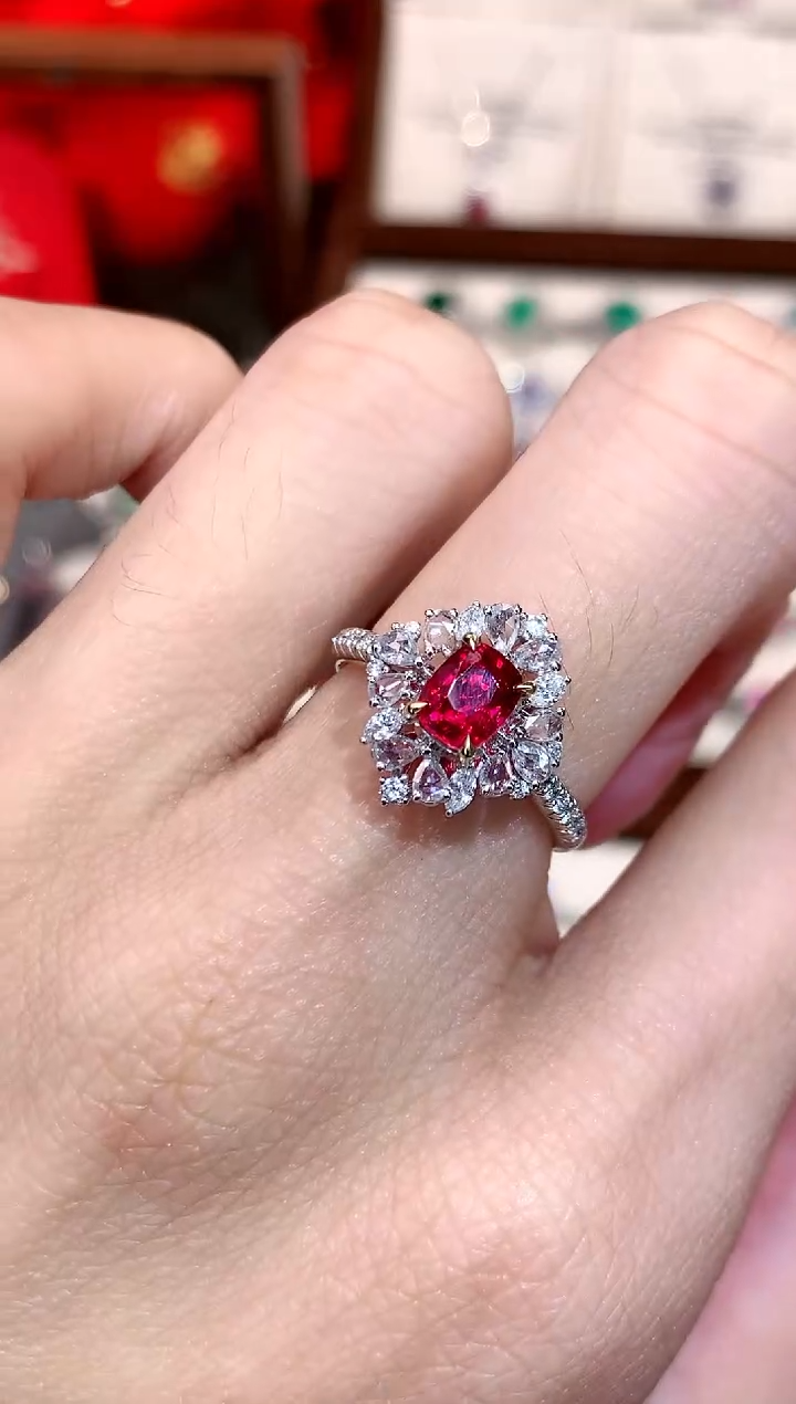 【闪购商品】尖晶石戒指18K金镶嵌0.85ct/天然宝石/七天无理由