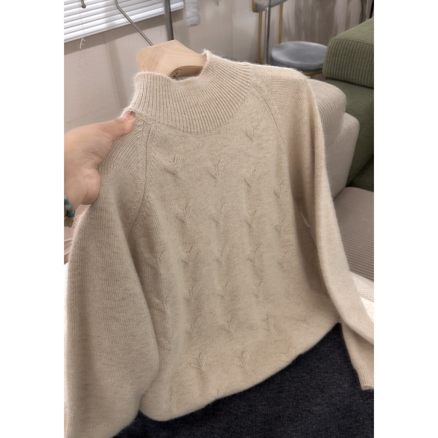 2204【爱心浮雕半高领提花】秋冬新款时尚针织宽松女士百搭毛衣