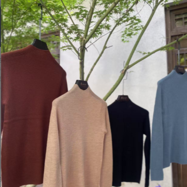 桑在云间 云朵中领精纺羊毛衫