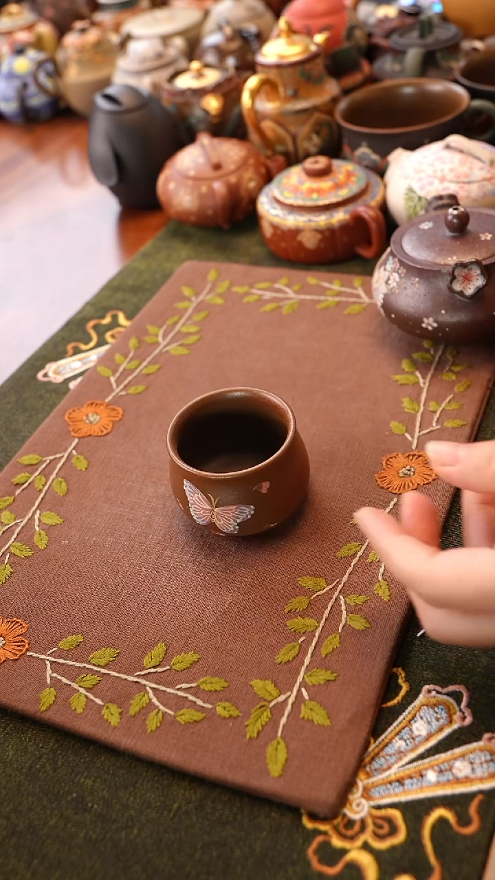 紫砂茶宠朱泥柴烧蝴蝶杯