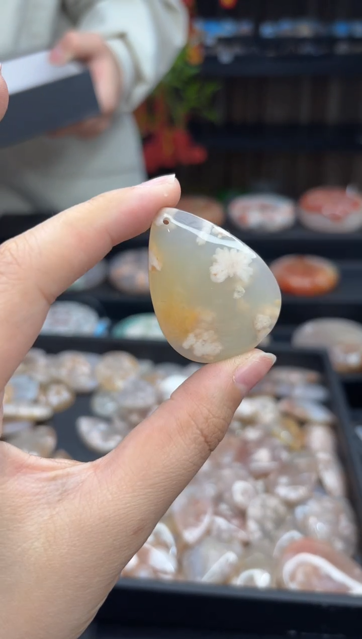 【闪购商品】石英质玉颈饰未镶嵌716