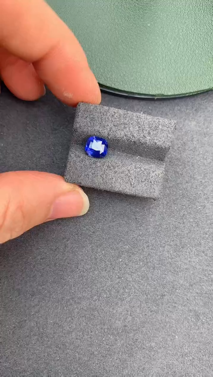 【闪购商品】蓝宝石裸石未镶嵌1.6ct皇家蓝