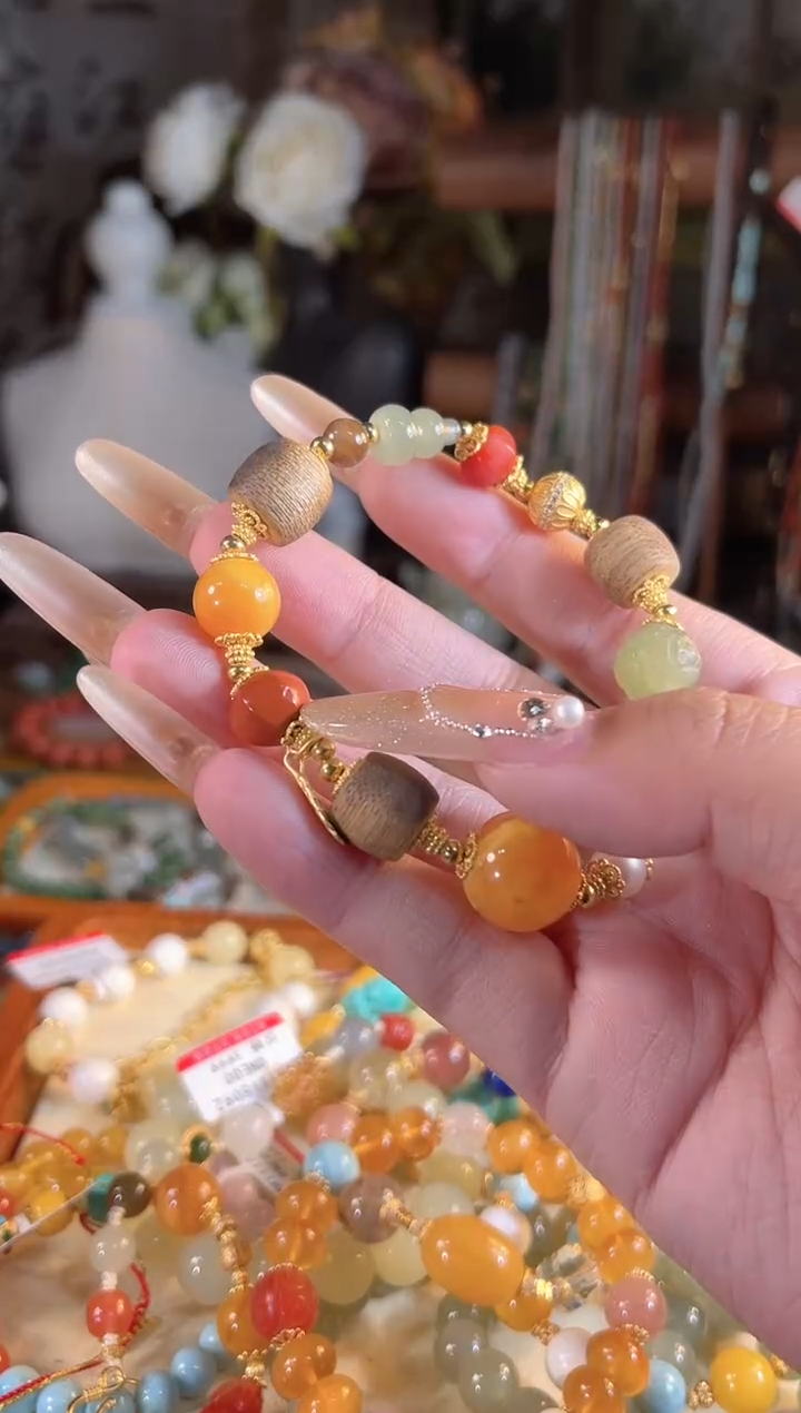 【闪购商品】蜜蜡手链未镶嵌多样性发货其一