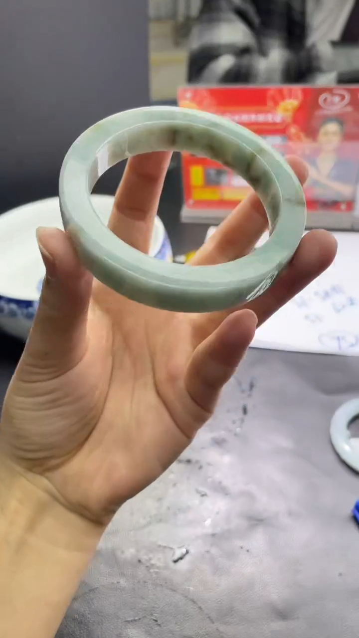 【闪购商品】定制翡翠手镯未镶嵌手镯DDS/发一件
