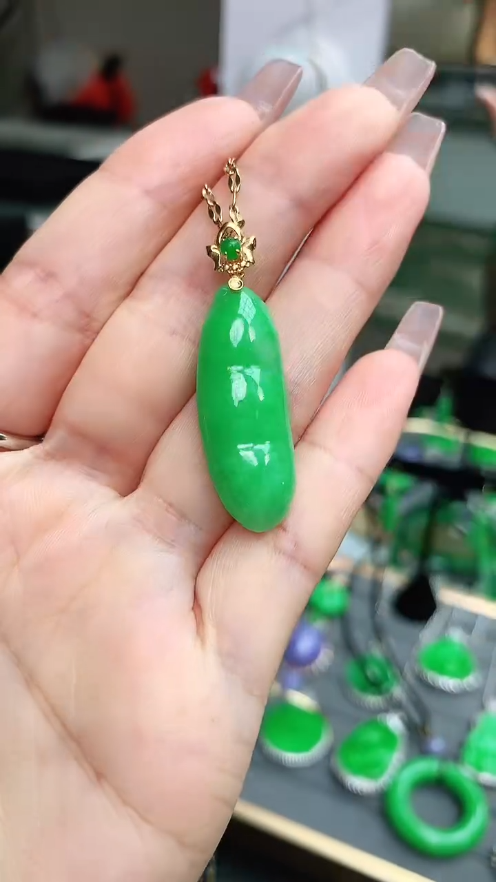 翡翠18K金镶嵌颈饰天然翡翠A货挂件
