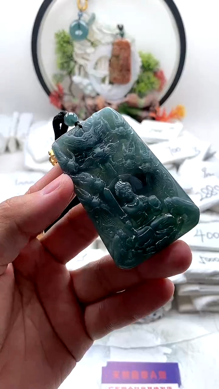 颈饰未镶嵌翡翠不动明王