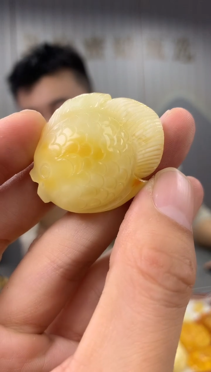 【闪购商品】蜜蜡裸石未镶嵌吊坠