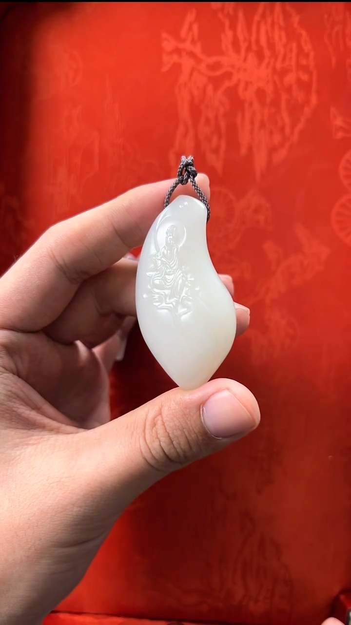 未镶嵌和田玉挂件新疆白玉老熟《观自在》（惊心动魄的美感）