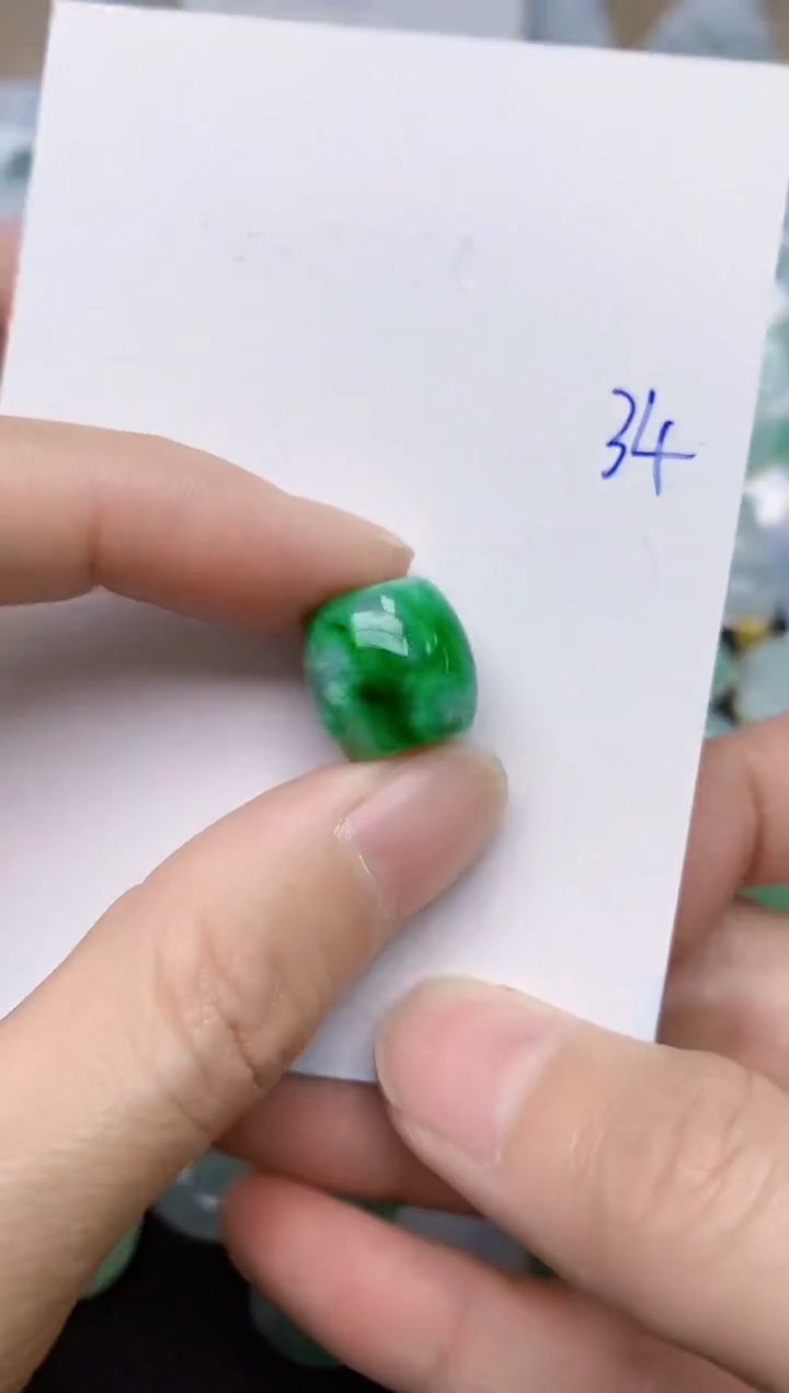 【闪购商品】翡翠颈饰未镶嵌34天然翡翠A货  