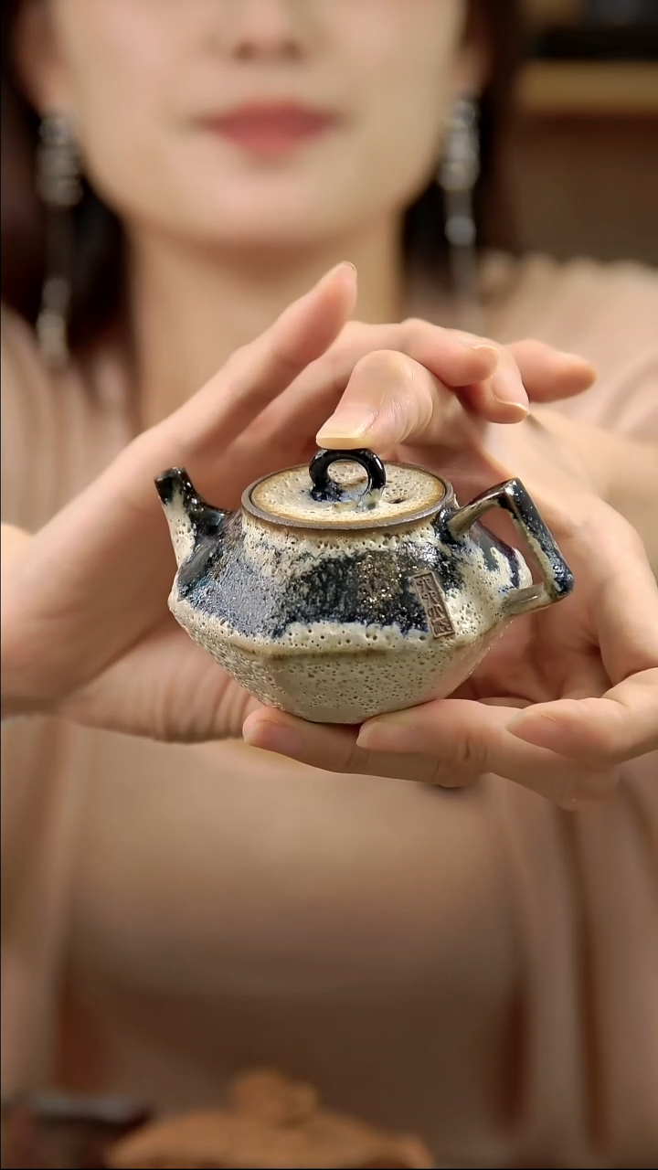 言野手作 粉引多宝六顺壶