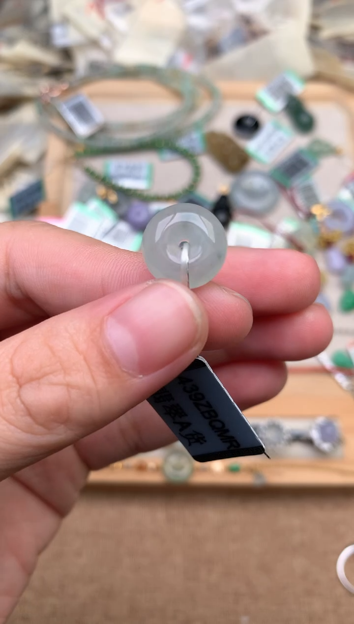 未镶嵌挂件翡翠1