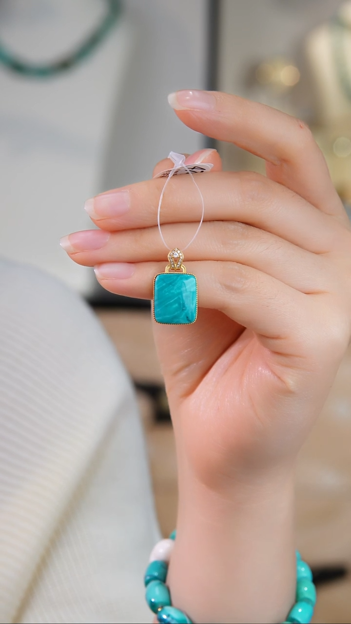 18K金镶嵌绿松石吊坠(不含链)1