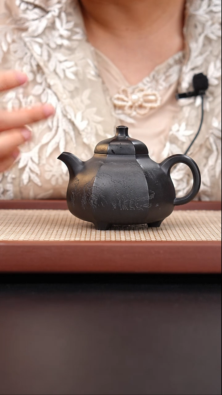 茶壶紫砂铁芯老紫泥乳鼎捂灰刻绘260cc龚美玲