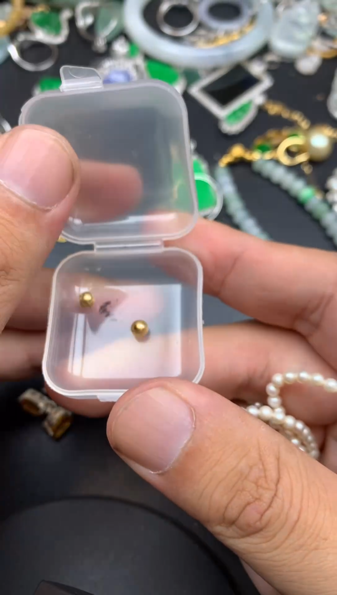 颈饰未镶嵌翡翠不****?单珠4mm