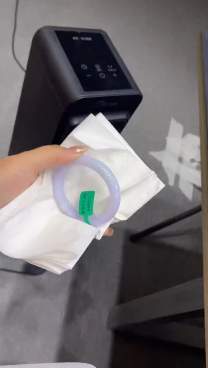 【闪购商品】翡翠手镯未镶嵌多人0011233