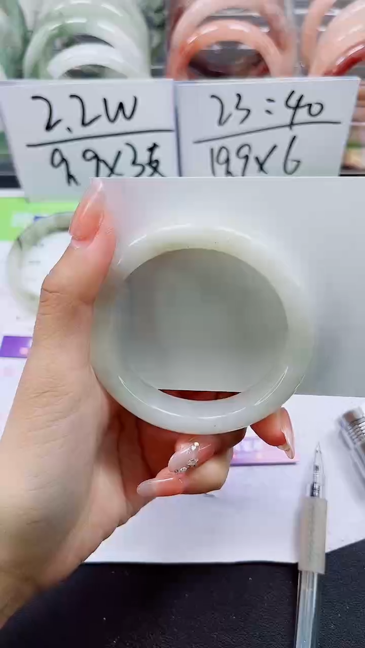 【闪购商品】石英质玉手镯未镶嵌A184-53/54