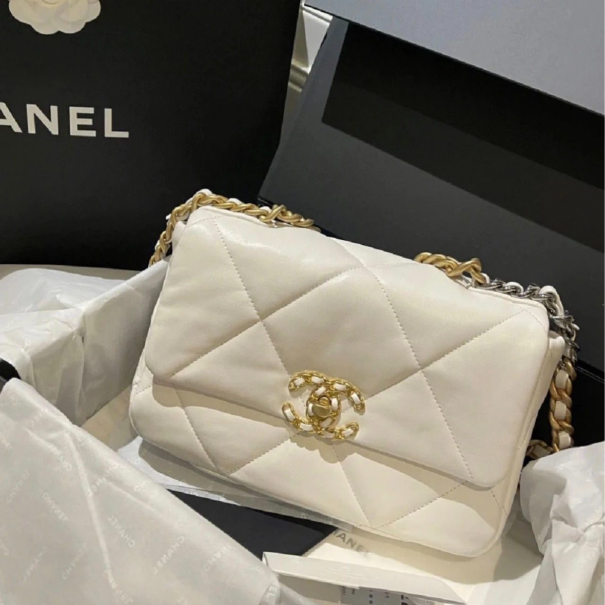 99新 Chanel/香奈儿 19bag 白金色小号斜跨包