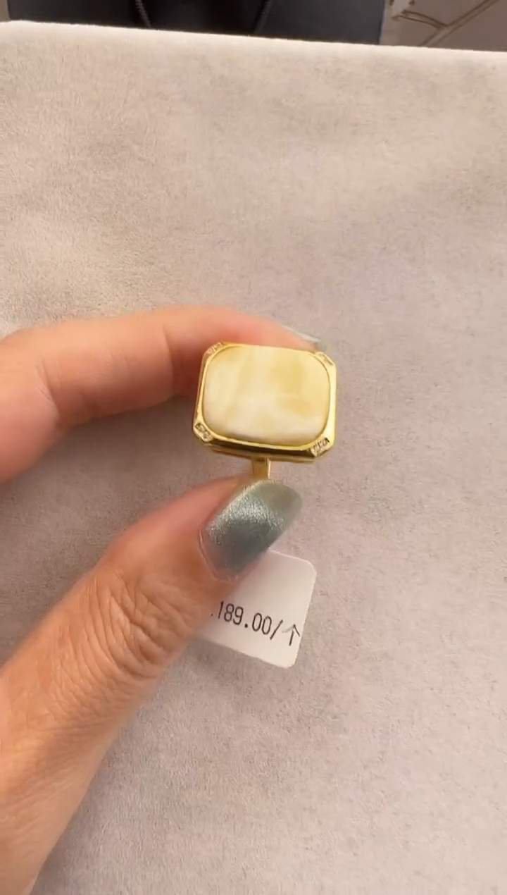 【闪购商品】琥珀裸石未镶嵌10215221-戒指