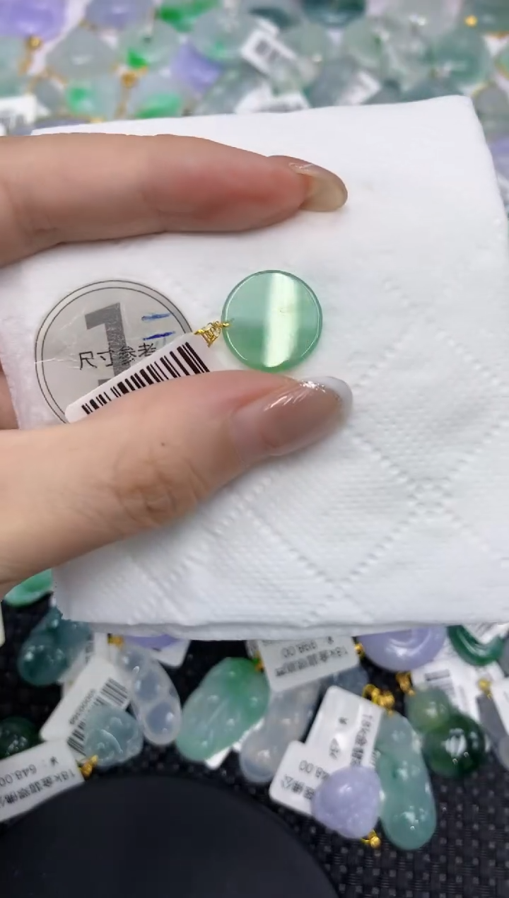 颈饰18K金镶嵌翡翠1111111