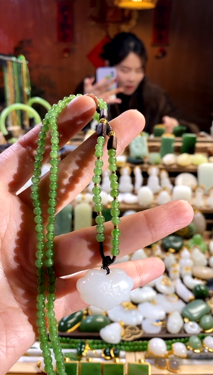 【闪购商品】和田玉吊坠未镶嵌。