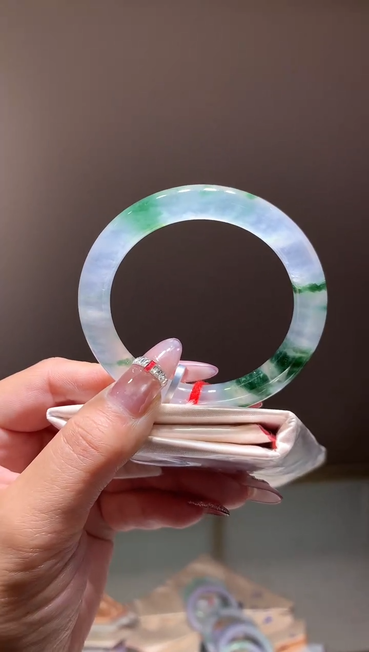 未镶嵌手镯翡翠-F93-圆条53-全款33.5万-定金2万