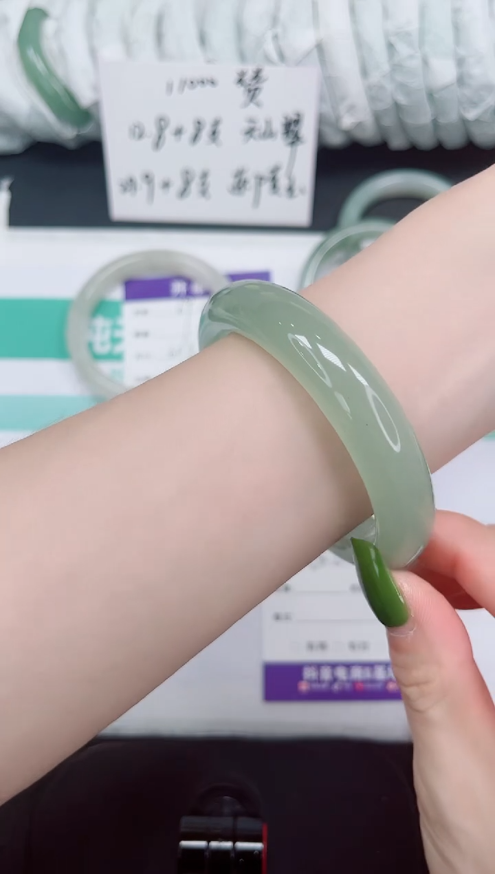 石英岩玉手镯未镶嵌70/60