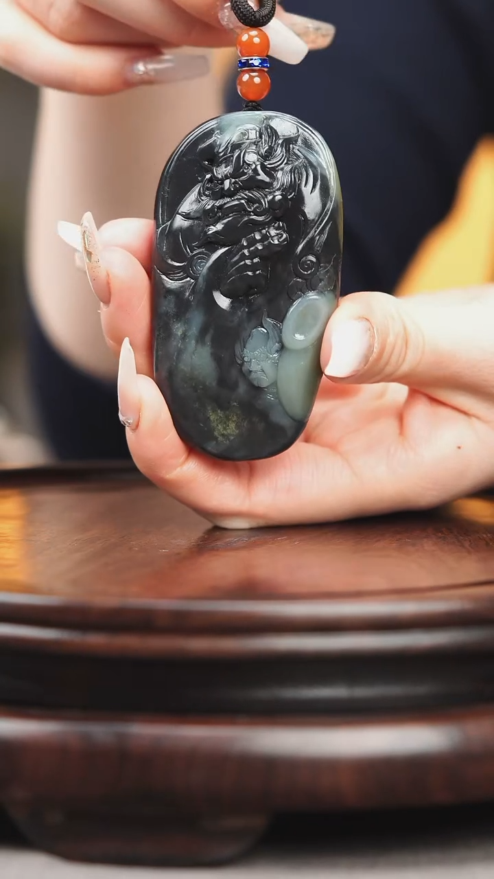 未镶嵌和田玉把件 