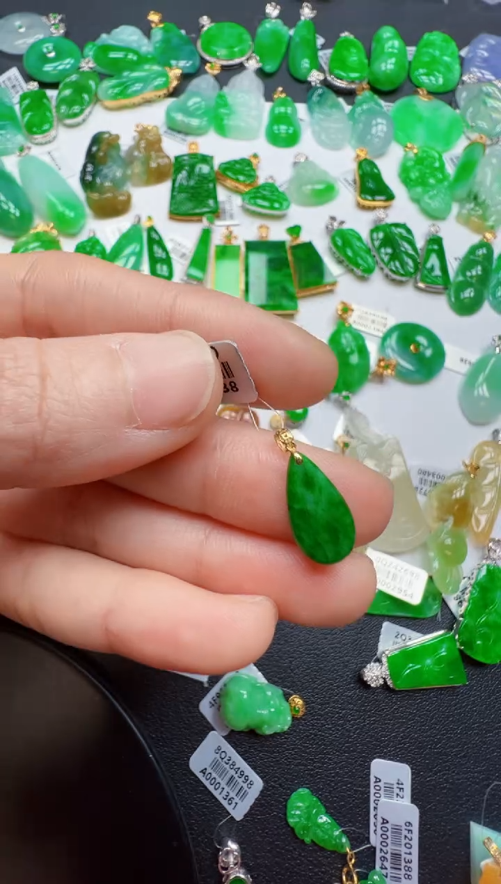 【闪购商品】翡翠吊坠(不含链)18K金镶嵌200