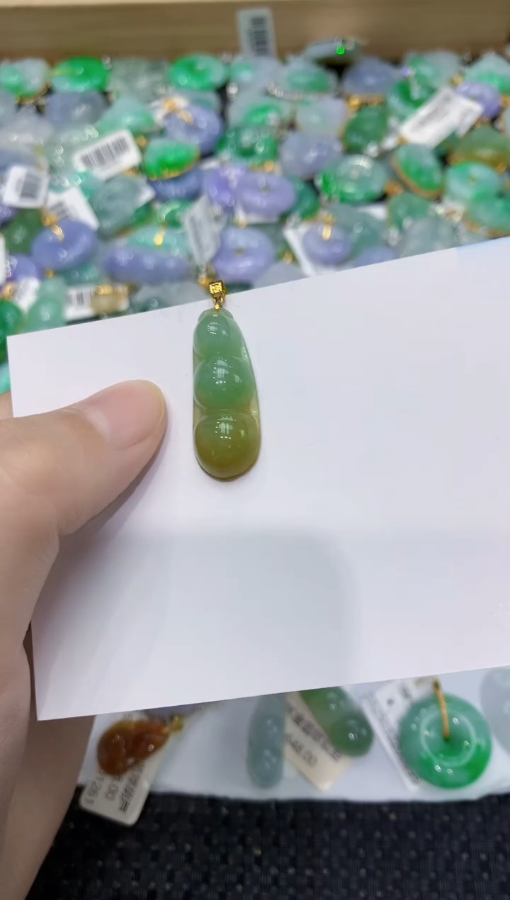 翡翠18K金镶嵌颈饰111111111