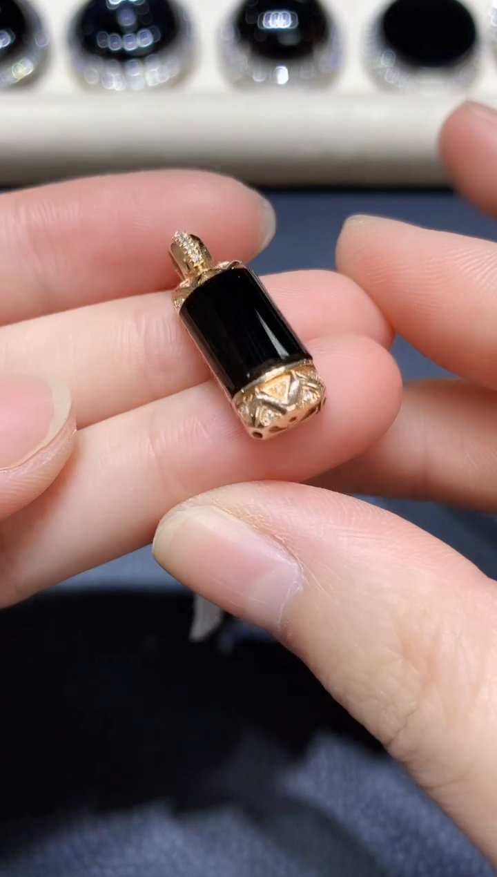 吊坠(不含链)18K金镶嵌翡翠S20 不含链 多样性发货一件