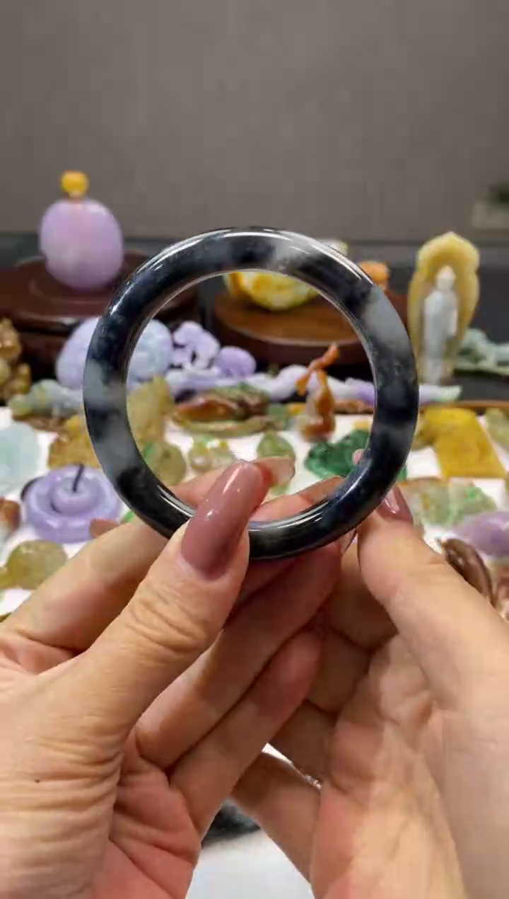 【闪购商品】翡翠手镯未镶嵌翡翠冰乌鸡手镯
