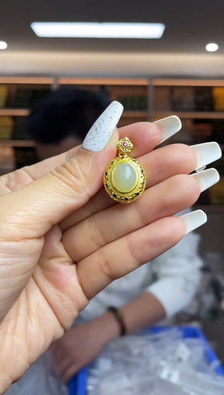 【闪购商品】和田玉·未镶嵌多样性发一件