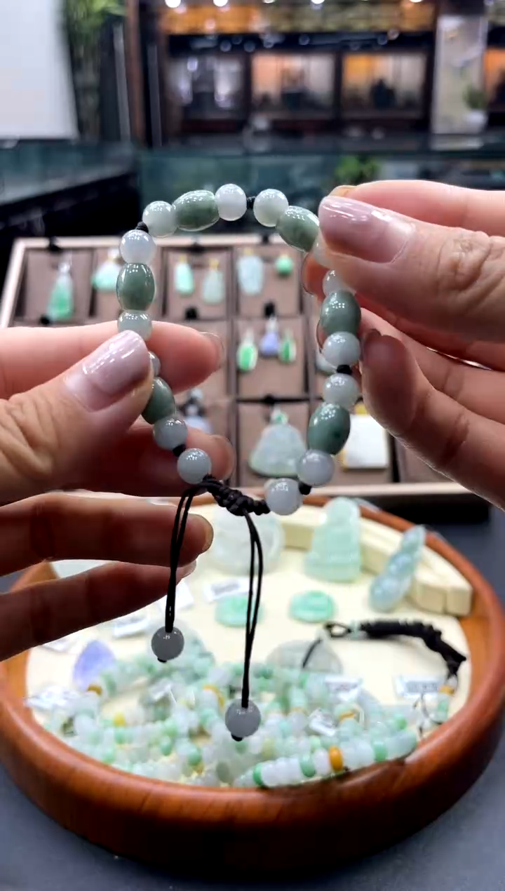 未镶嵌手绳翡翠手串