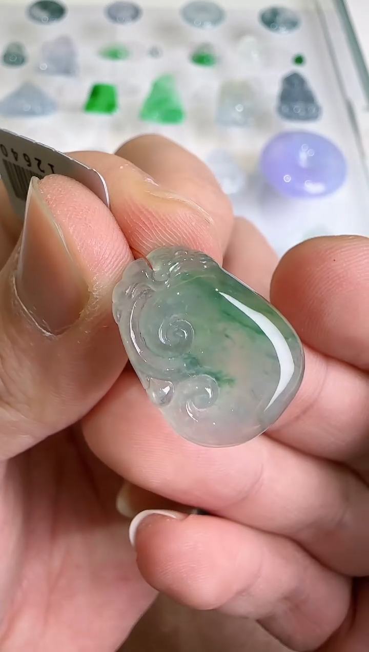 【闪购商品】翡翠吊坠(不含链)未镶嵌··