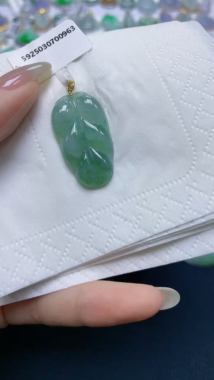 【闪购商品】翡翠18K金镶嵌颈饰天然A货翡翠
